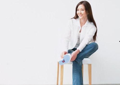 娱乐吃瓜酱跷二郎腿,揭秘跷二郎腿的趣味与争议